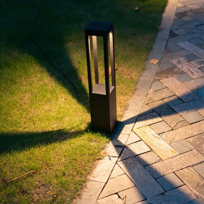 Garden Post Light / OTOA